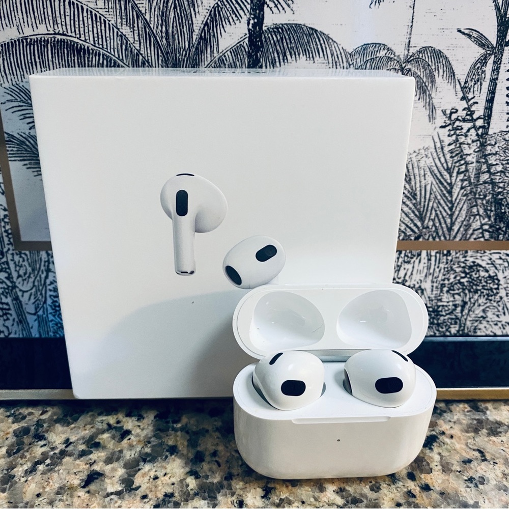 Apple AirPods third generation MagSafe charging case